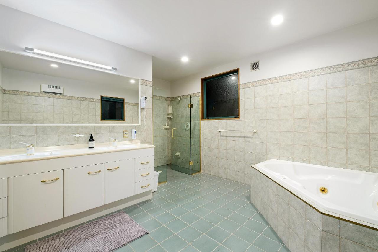 Huge Lakefront Delight - Queenstown Holiday Home Luaran gambar