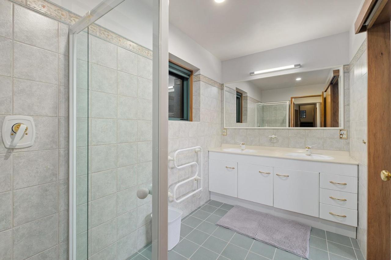 Huge Lakefront Delight - Queenstown Holiday Home Luaran gambar